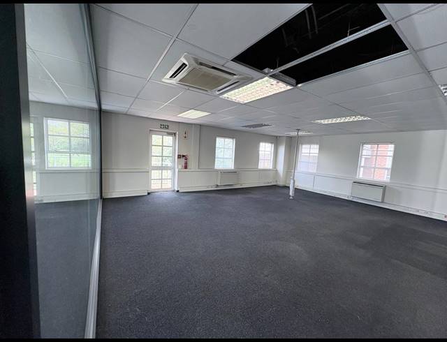 270M² OFFICE TO LET IN FOURWAYS